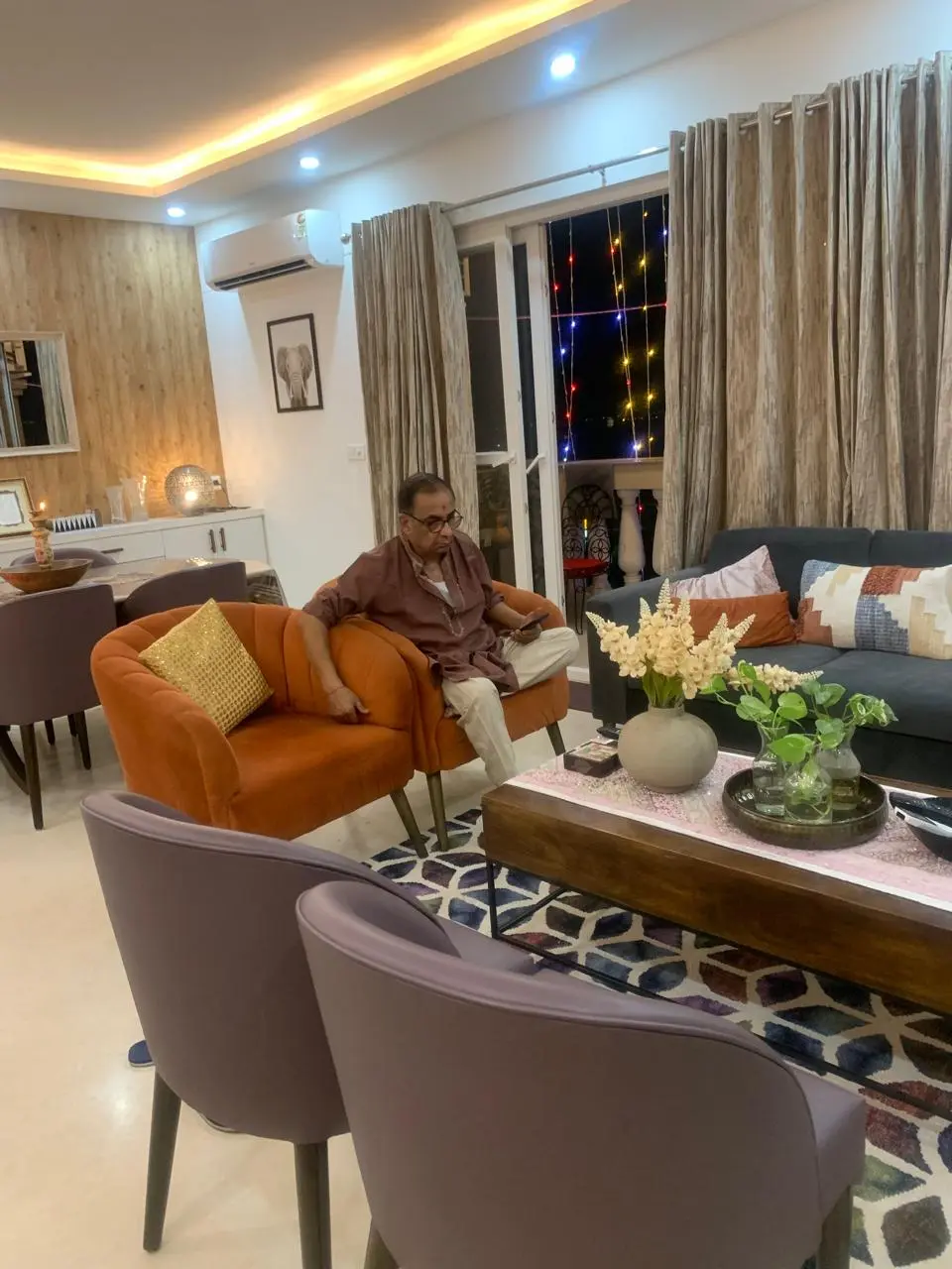 Living room at Noida Homestay